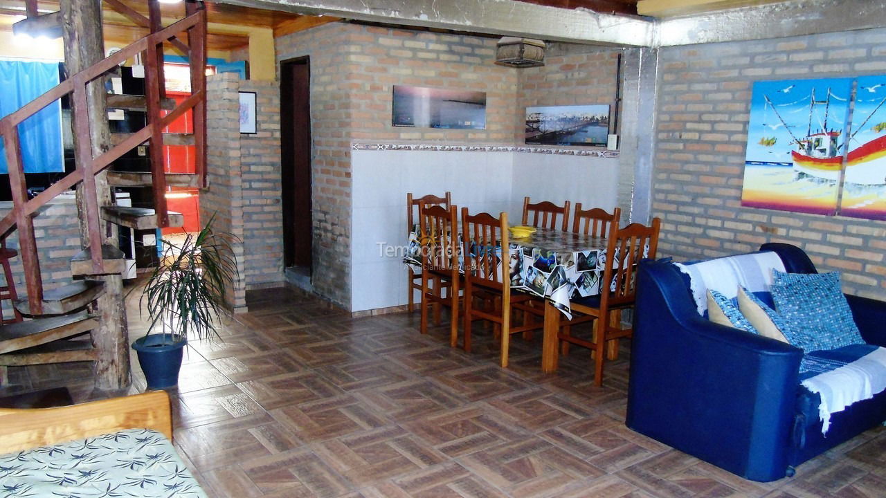 Apartamento para aluguel de temporada em Bombinhas (Praia de Quatro Ilhas)