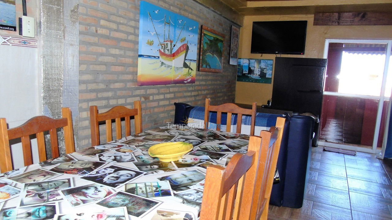 Apartamento para aluguel de temporada em Bombinhas (Praia de Quatro Ilhas)