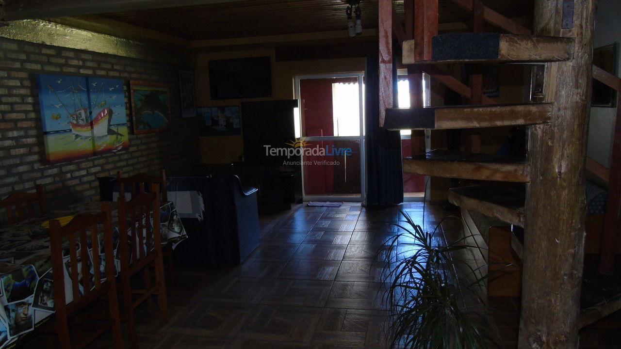 Apartamento para aluguel de temporada em Bombinhas (Praia de Quatro Ilhas)