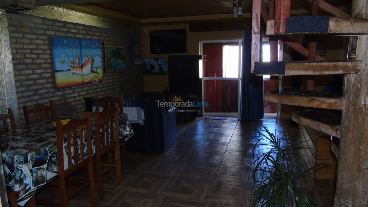 Apartamento para aluguel de temporada em Bombinhas (Praia de Quatro Ilhas)