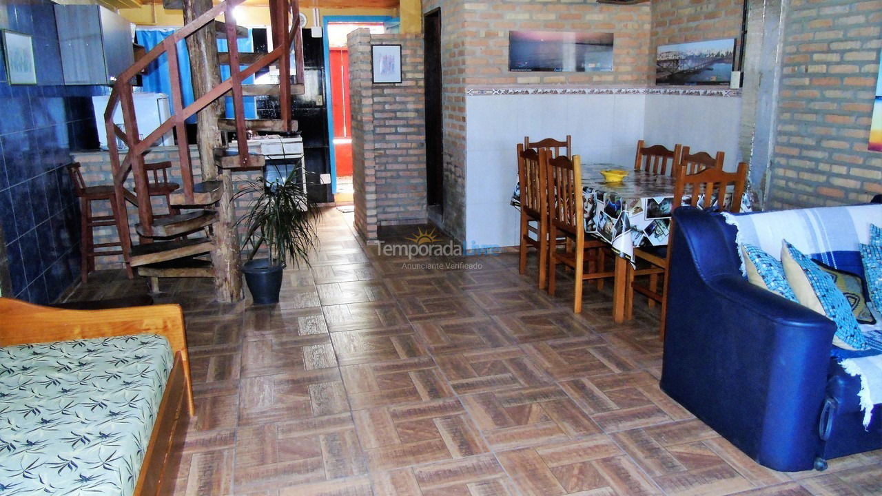 Apartamento para aluguel de temporada em Bombinhas (Praia de Quatro Ilhas)