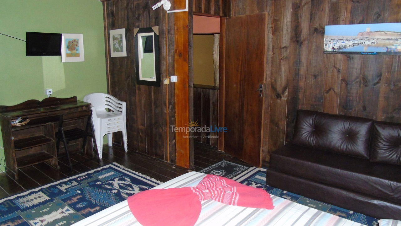 Apartamento para aluguel de temporada em Bombinhas (Praia de Quatro Ilhas)