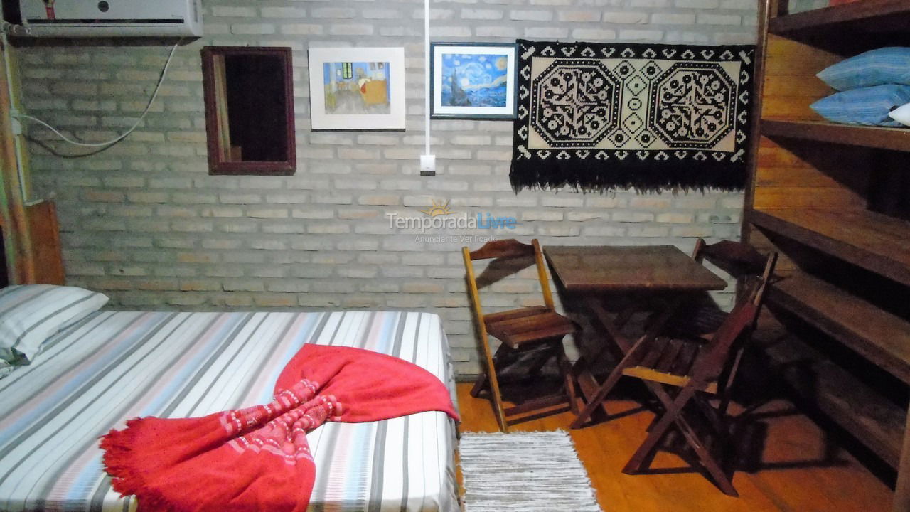 Apartamento para aluguel de temporada em Bombinhas (Praia de Quatro Ilhas)