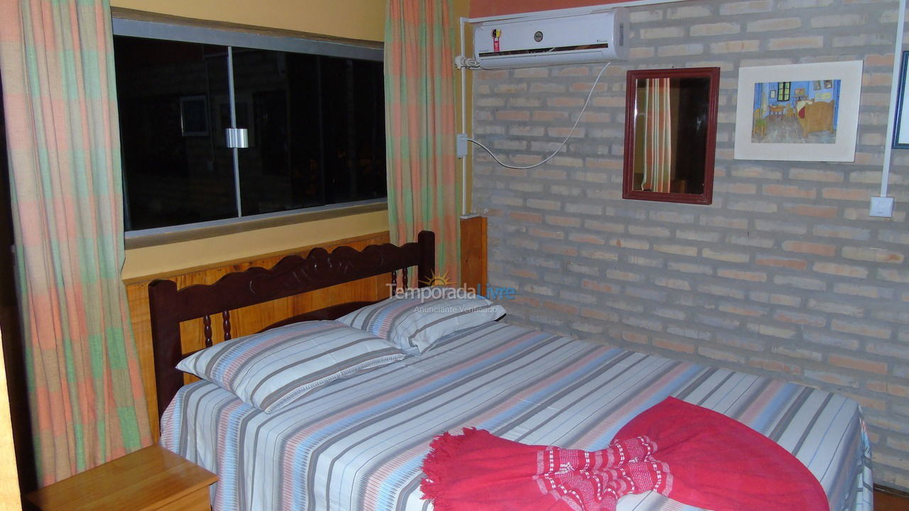 Apartamento para aluguel de temporada em Bombinhas (Praia de Quatro Ilhas)