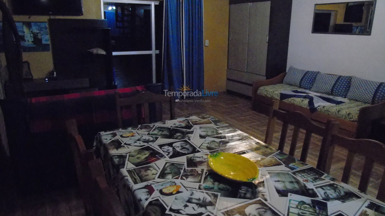 Apartamento para aluguel de temporada em Bombinhas (Praia de Quatro Ilhas)