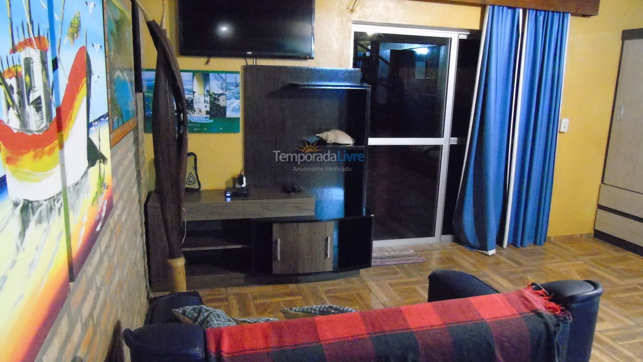 Apartamento para aluguel de temporada em Bombinhas (Praia de Quatro Ilhas)