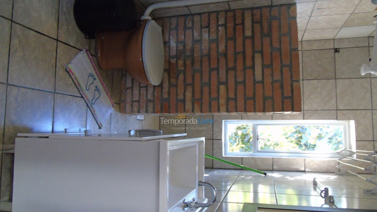 Apartamento para aluguel de temporada em Bombinhas (Praia de Quatro Ilhas)