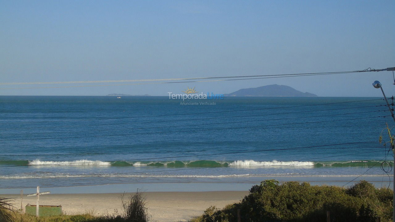 Apartamento para aluguel de temporada em Bombinhas (Praia de Quatro Ilhas)