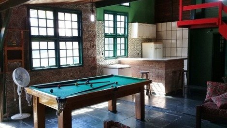 Casa rústica con piscinas en condominio cerrado en la playa de Lagoinha
