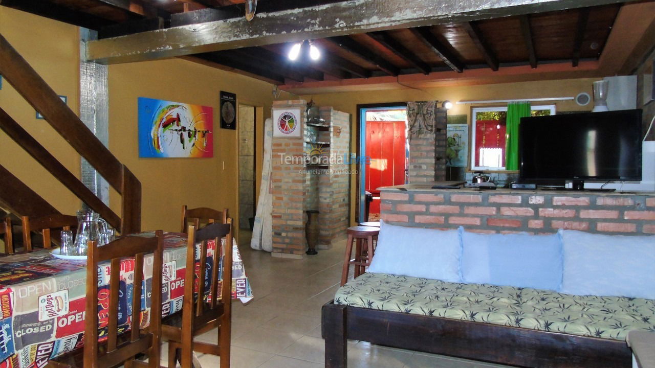 Apartamento para aluguel de temporada em Bombinhas (Praia de Quatro Ilhas)