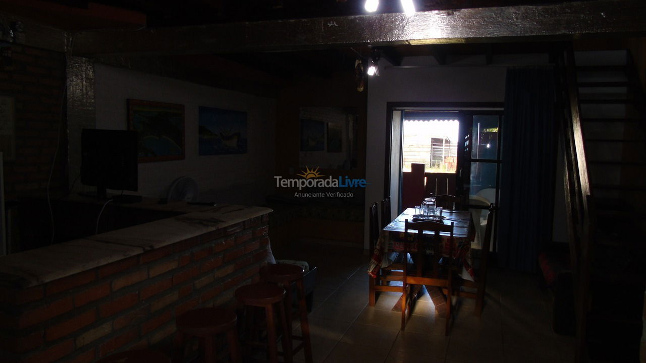 Apartamento para aluguel de temporada em Bombinhas (Praia de Quatro Ilhas)