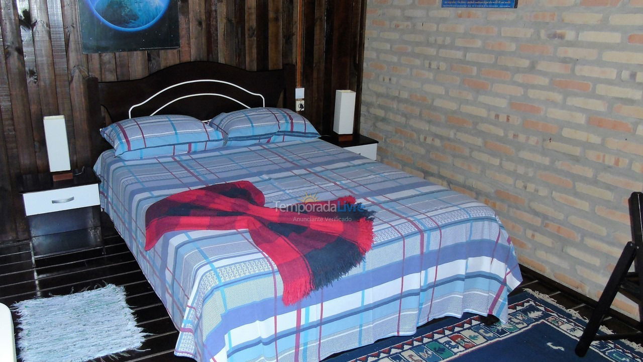 Apartamento para aluguel de temporada em Bombinhas (Praia de Quatro Ilhas)