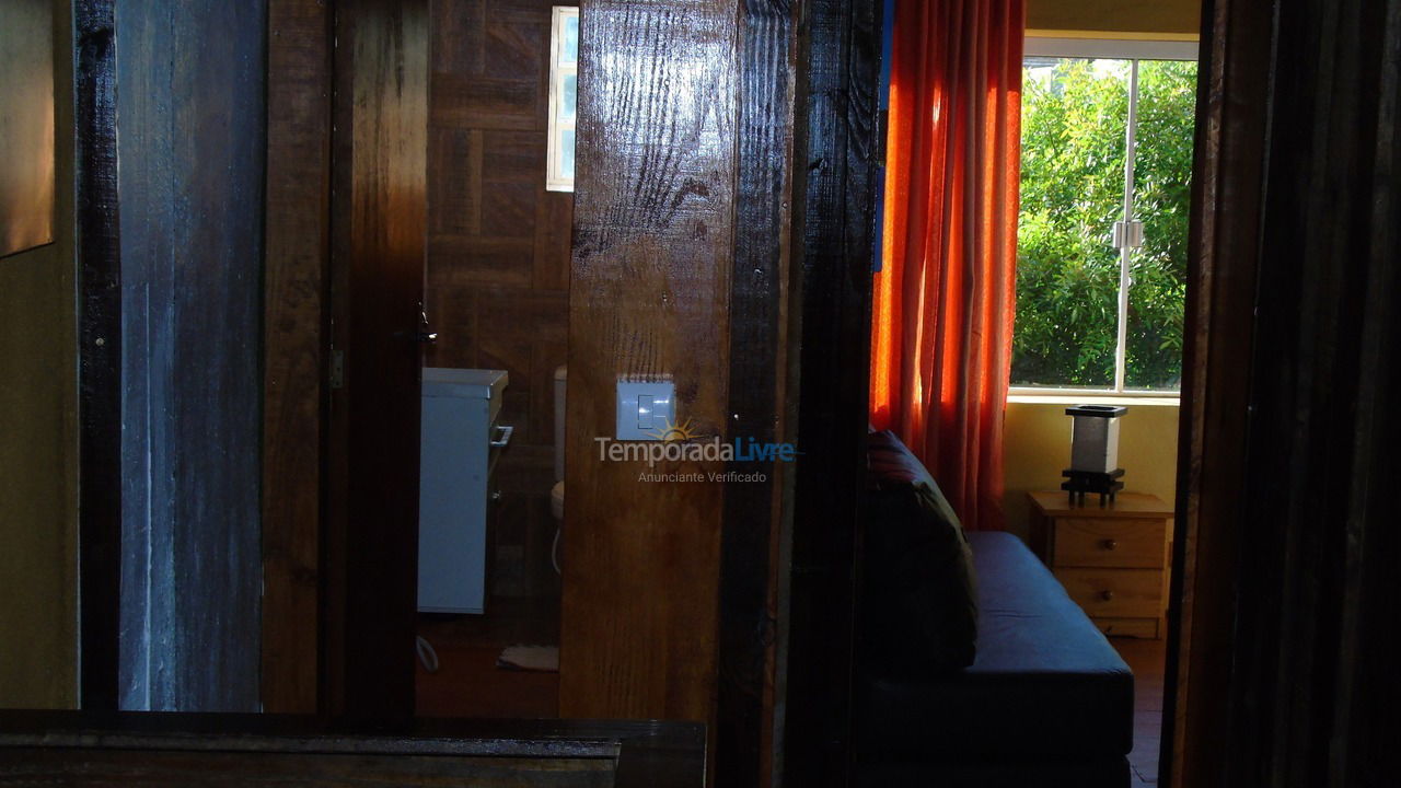 Apartamento para aluguel de temporada em Bombinhas (Praia de Quatro Ilhas)