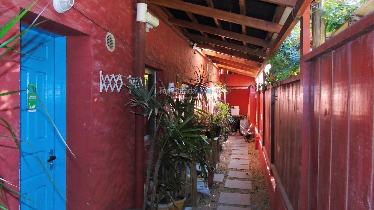 Apartamento para aluguel de temporada em Bombinhas (Praia de Quatro Ilhas)