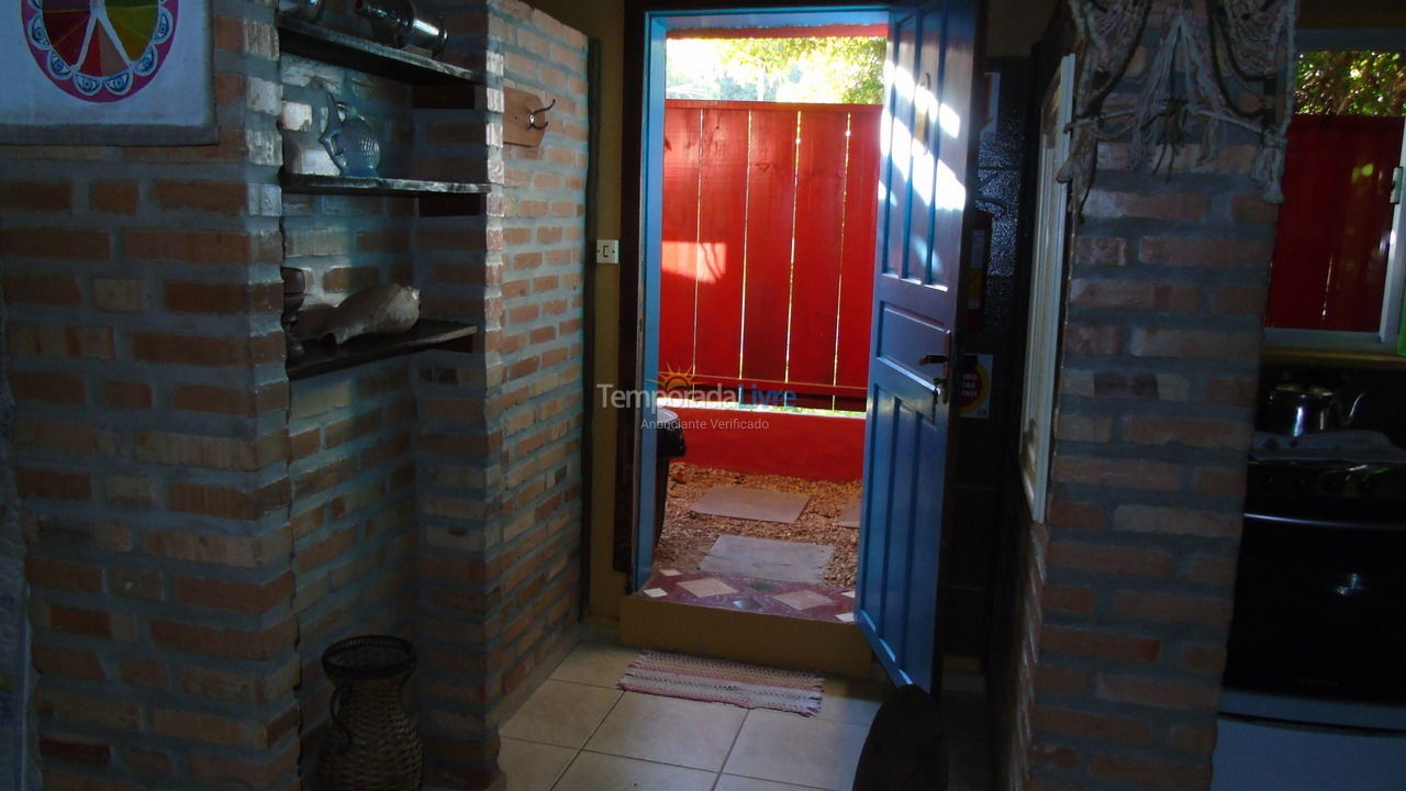 Apartamento para aluguel de temporada em Bombinhas (Praia de Quatro Ilhas)