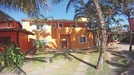 Gated community at 250 meters from the beach with 6 Houses.