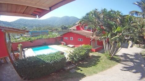 Gated community at 250 meters from the beach with 6 Houses.