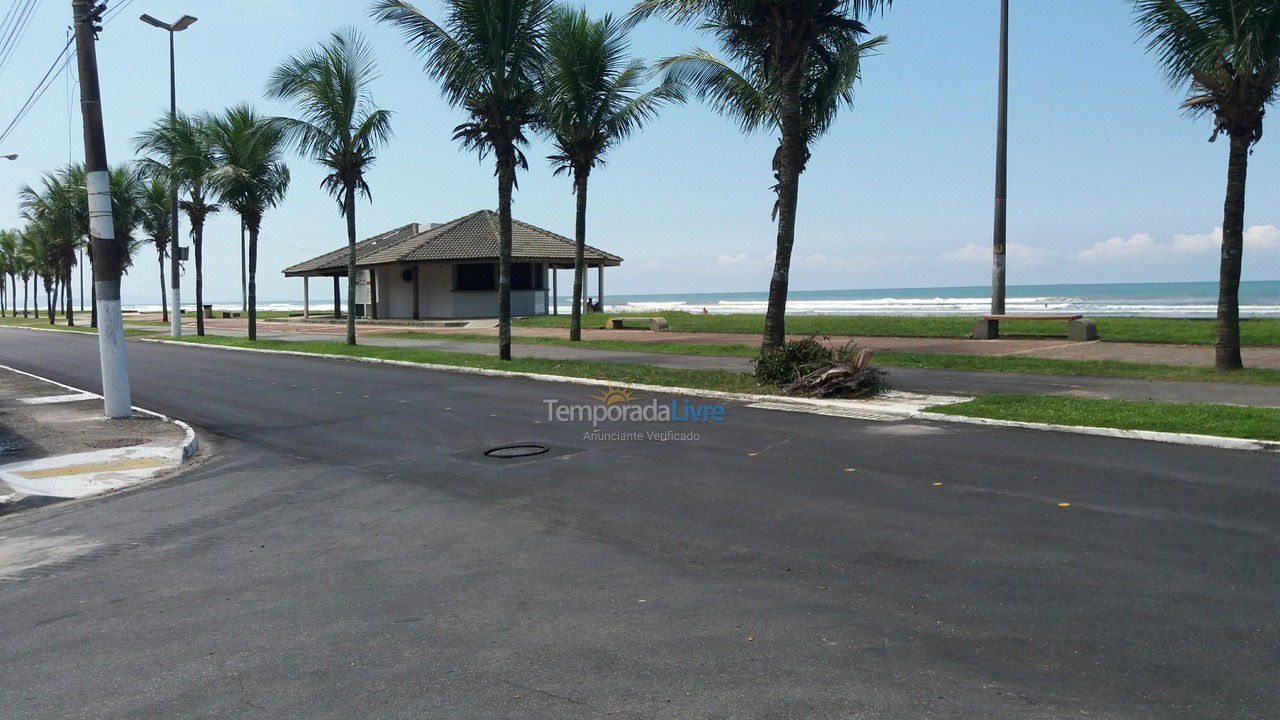 Casa para aluguel de temporada em Praia Grande (Solemar)