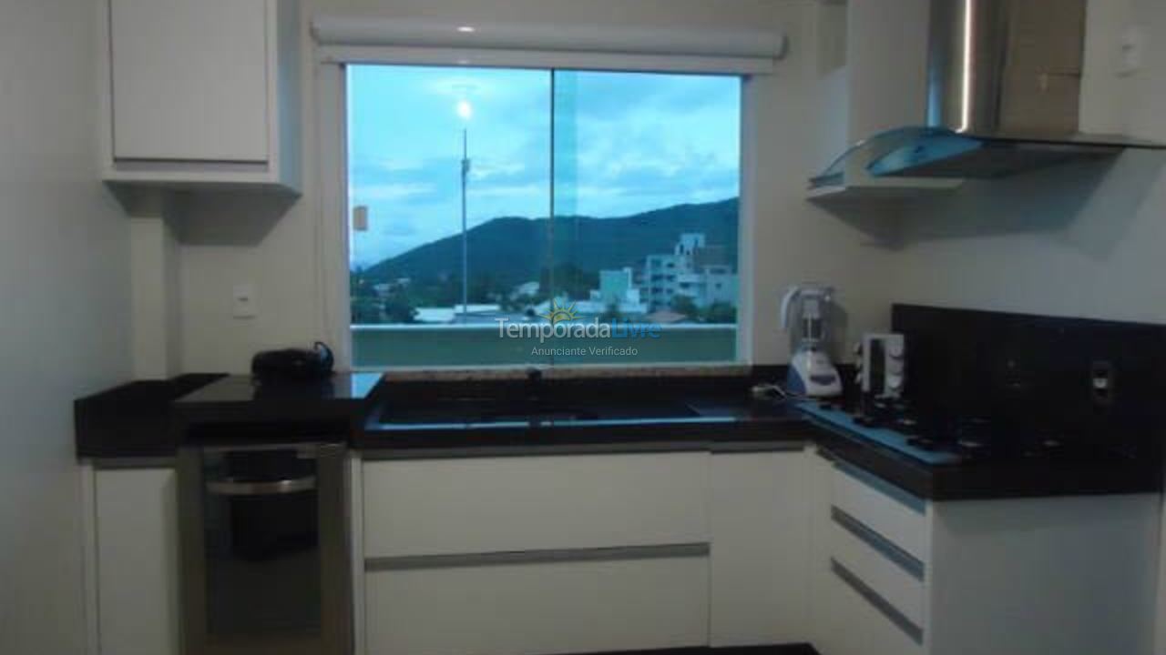 Apartment for vacation rental in Bombinhas (Praia de Bombas)