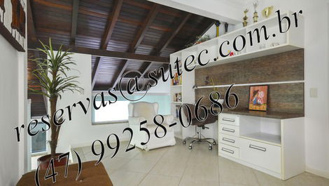 Linda casa 4 suites com piscina 100 metros da praia no Mariscal