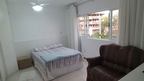 Lermoso apartamento a 300 metros de la playa de Campeche, Florianópolis