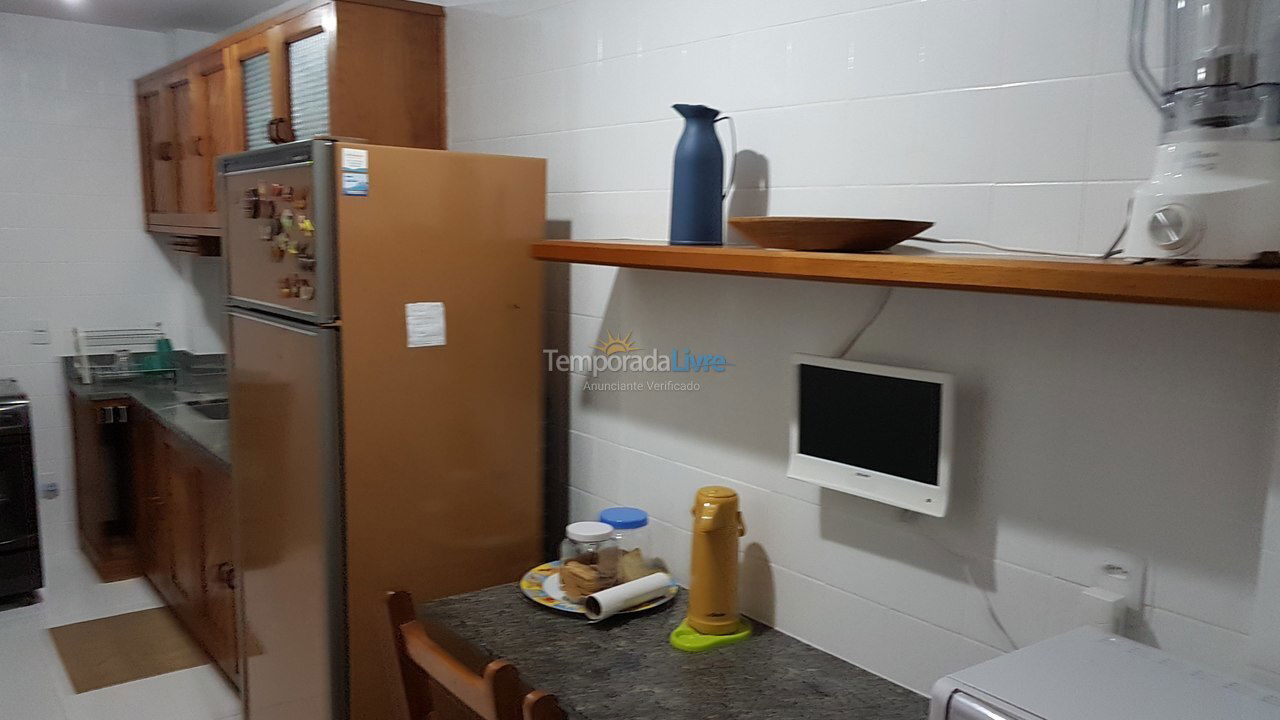 Apartment for vacation rental in Guarapari (Praia da Areia Preta)