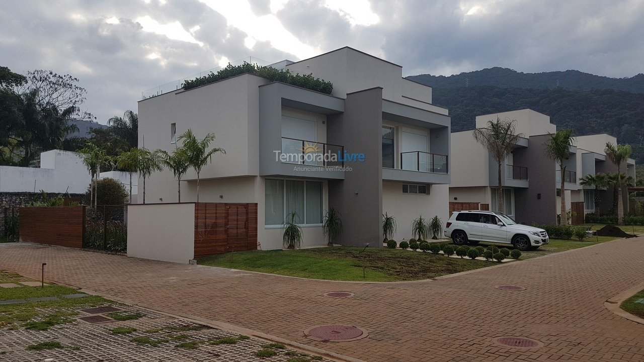 Casa para aluguel de temporada em São Sebastião (Maresias)