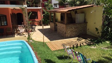 Casa en Camburizinho, cerca de la playa, piscina, cubierta y aire acondicionado.