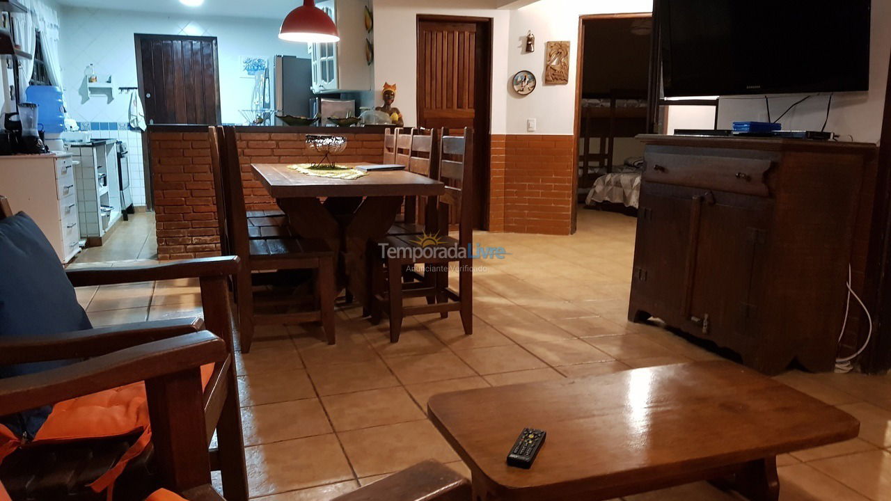 Casa para alquiler de vacaciones em São Sebastião (Camburi)