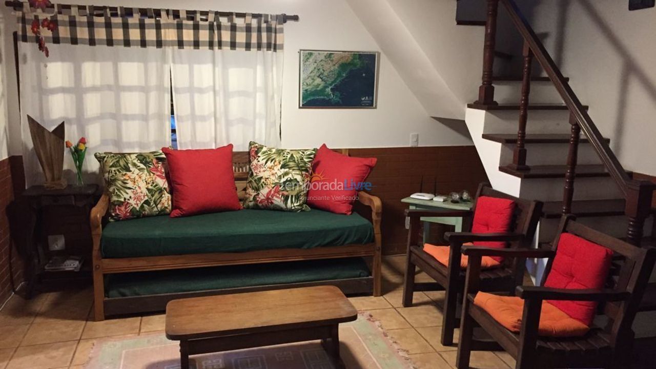 Casa para alquiler de vacaciones em São Sebastião (Camburi)