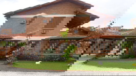 LINDA CASA EN LA CUADRA DEL MAR 4 HABITACIONES