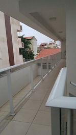 LINDO APARTAMENTO HÁ 100M DO MAR/ALQUILER