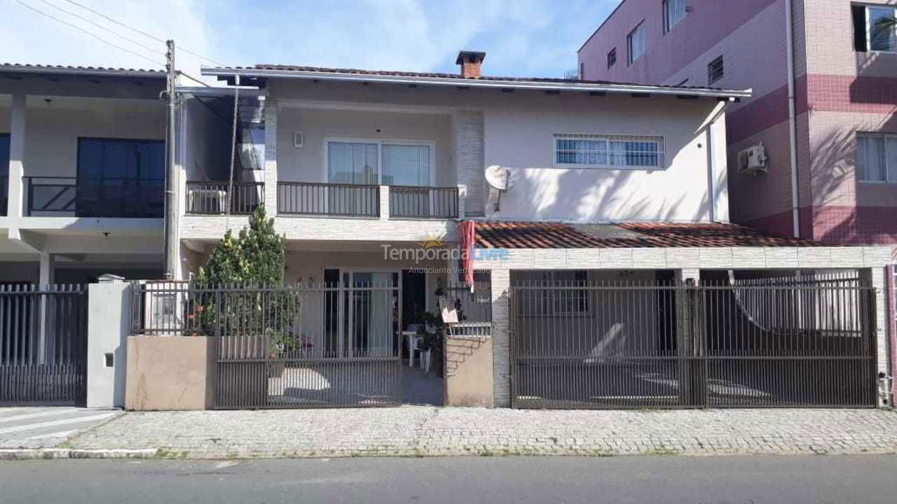 Casa para aluguel de temporada em São Francisco do Sul (Enseada)