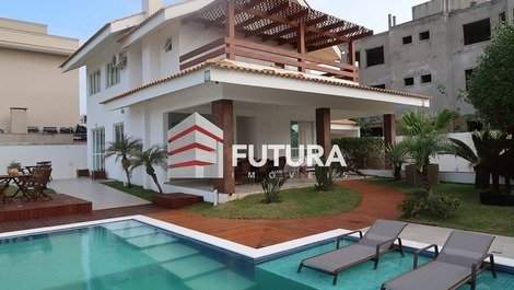 HOUSE WITH POOL FOR SEASON RENTAL MARISCAL BOMBINHAS SC LC115