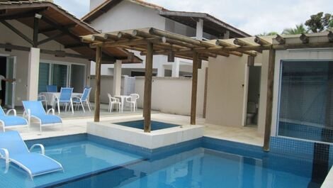 House w / Pool, Wifii and Gourmet Area in Riviera de São Lourenço