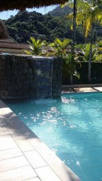 Charming Chalet - Pool / Barbecue / SalãoGames 80m from Enseada Beach