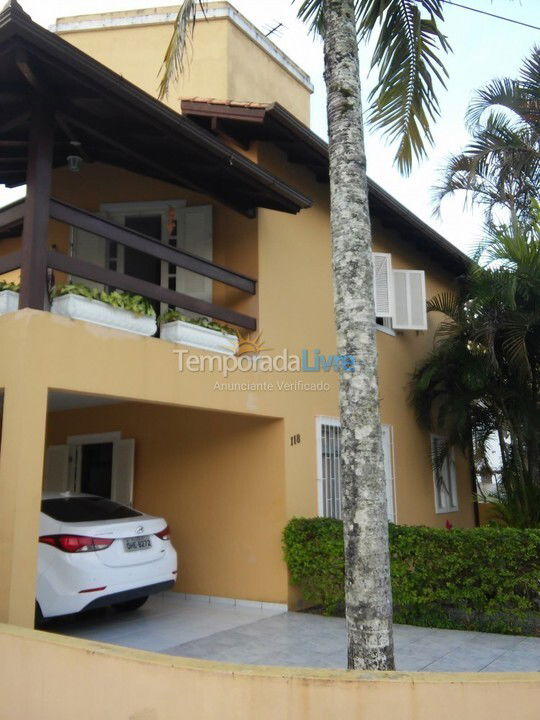 Casa para aluguel de temporada em Florianópolis (Ponta das Canas)