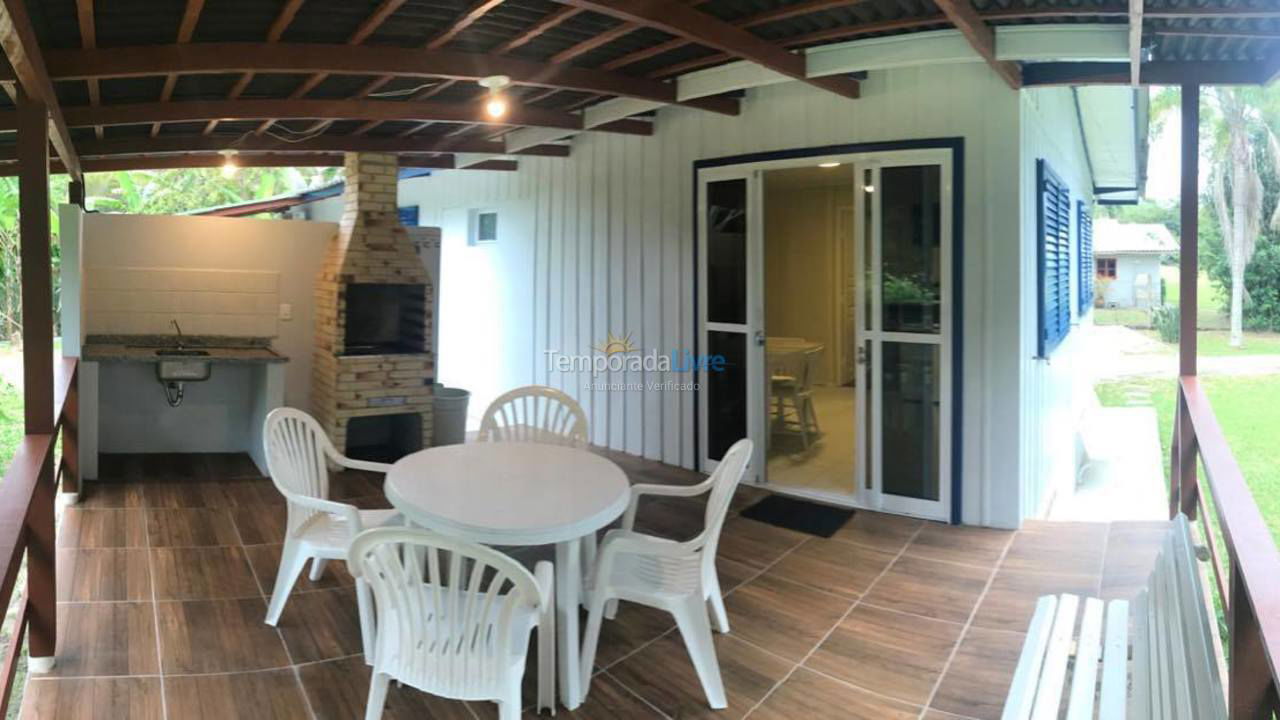 Casa para alquiler de vacaciones em Bombinhas (Praia de Quatro Ilhas)