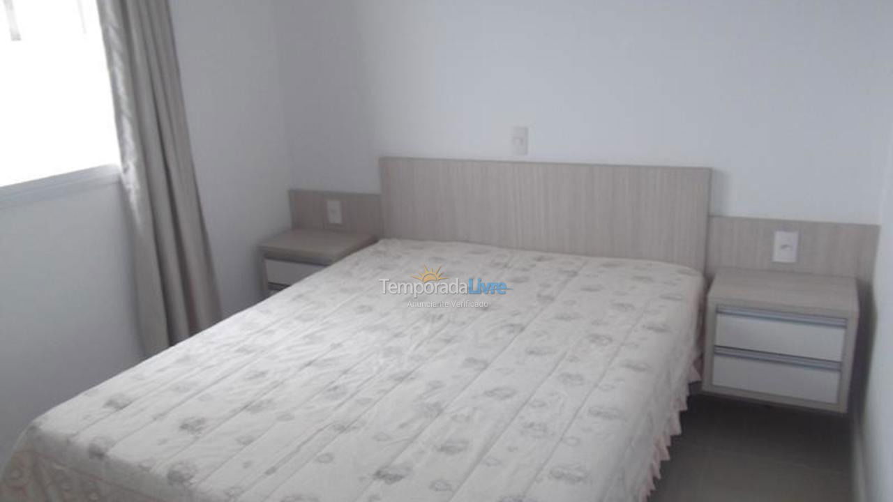 Apartamento para aluguel de temporada em Itapema (Meia Praia)