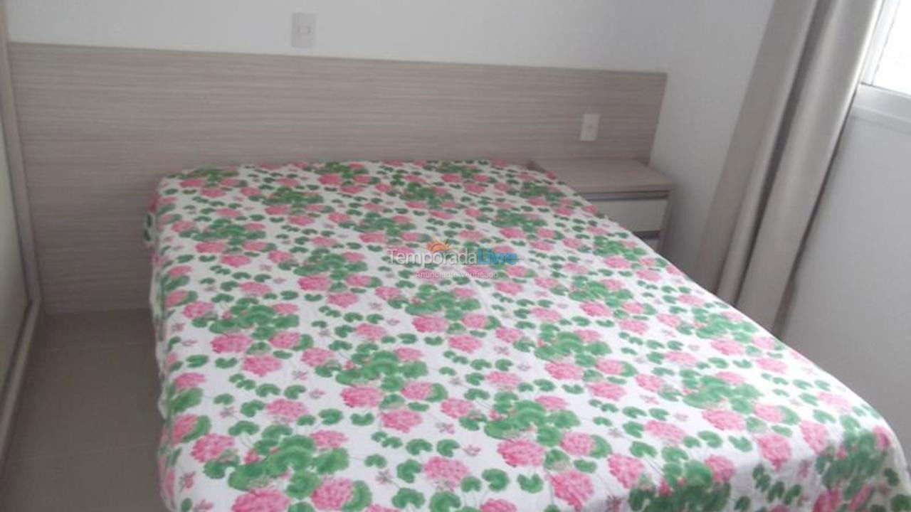 Apartamento para aluguel de temporada em Itapema (Meia Praia)