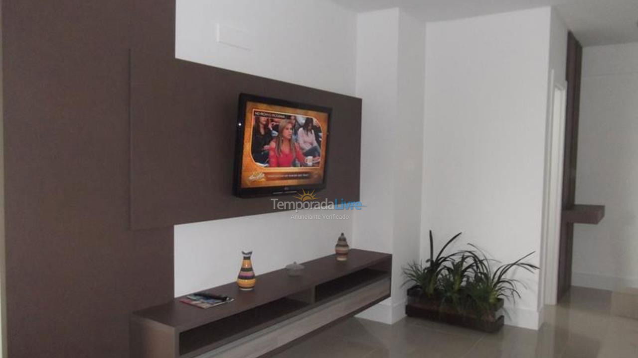 Apartamento para aluguel de temporada em Itapema (Meia Praia)