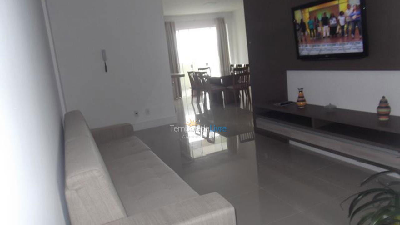 Apartamento para aluguel de temporada em Itapema (Meia Praia)