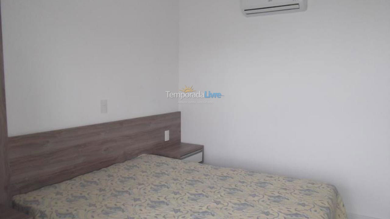 Apartamento para aluguel de temporada em Itapema (Meia Praia)