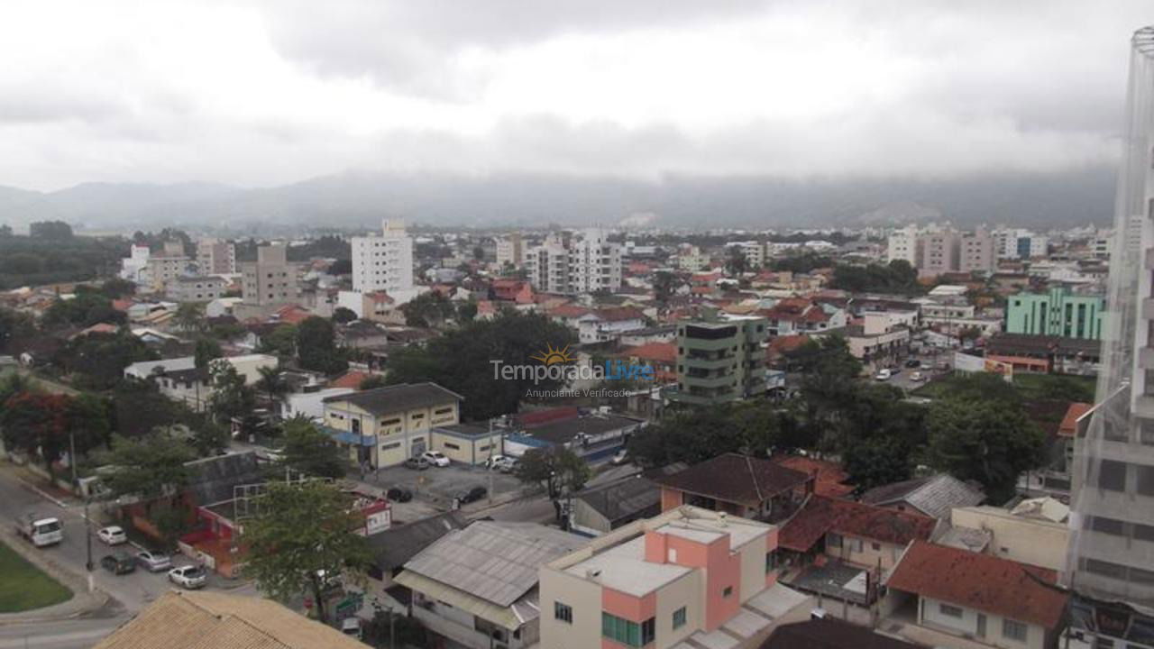 Apartamento para aluguel de temporada em Itapema (Meia Praia)