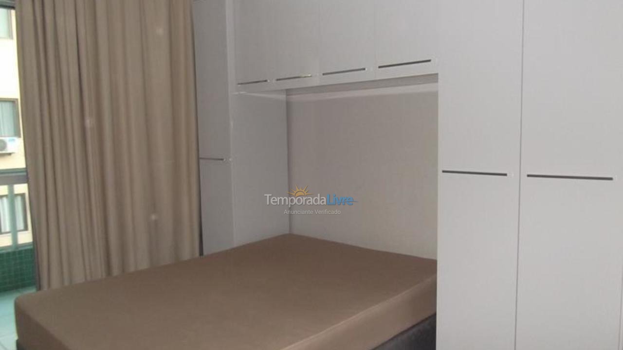 Apartamento para aluguel de temporada em Itapema (Meia Praia)