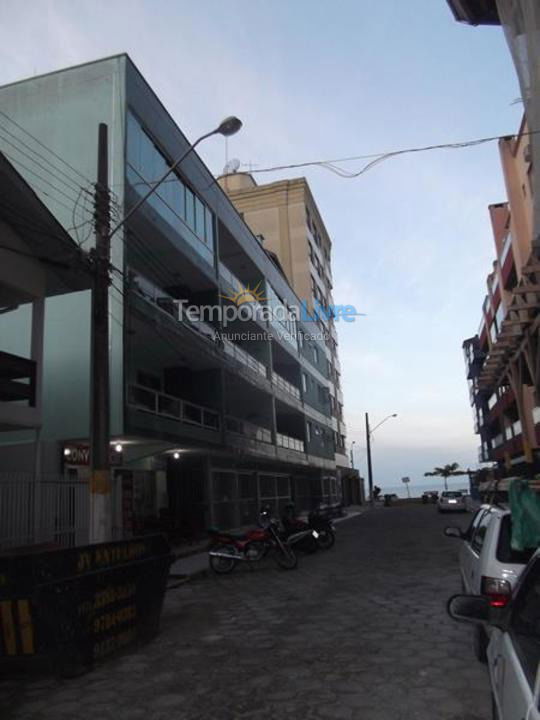 Apartamento para aluguel de temporada em Itapema (Meia Praia)