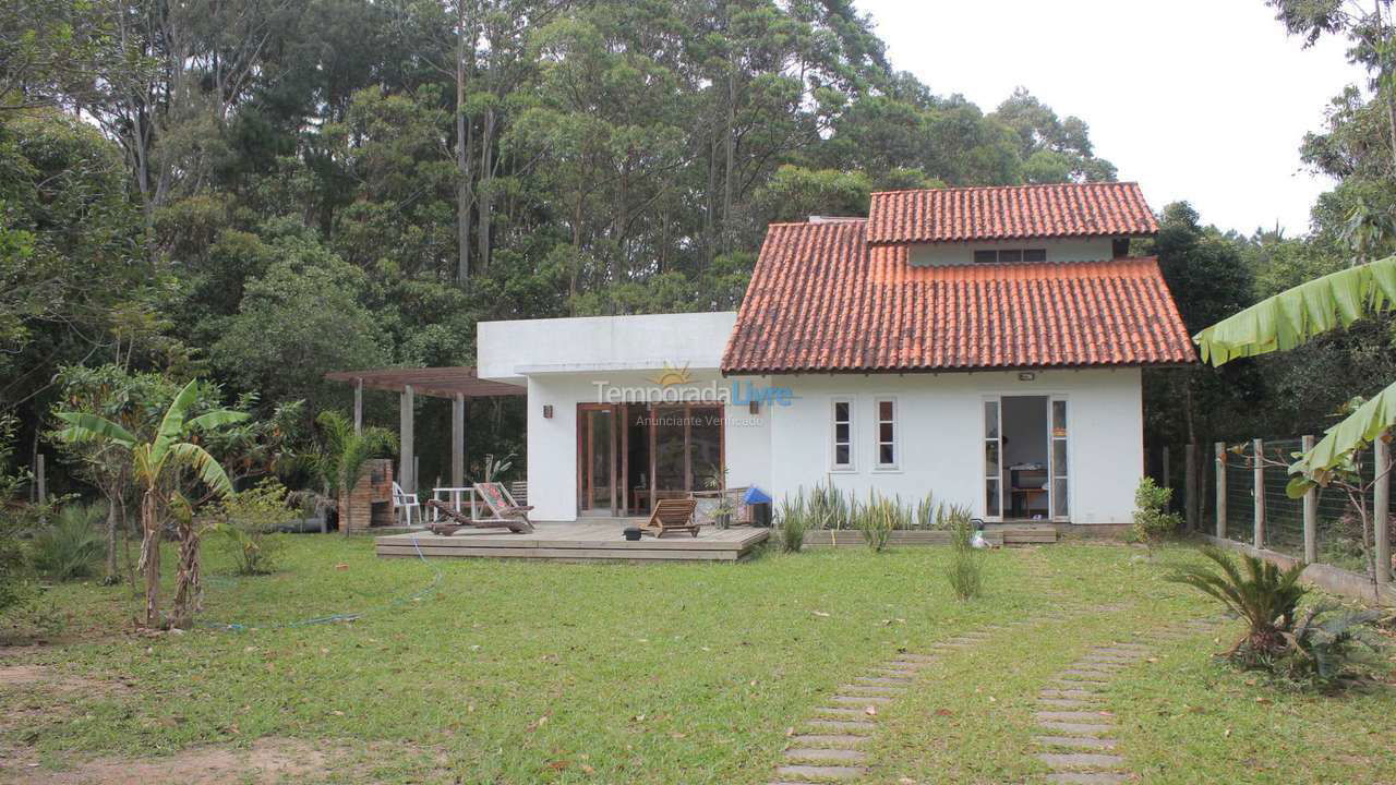 House for vacation rental in Garopaba (Praia da Ferrugem)