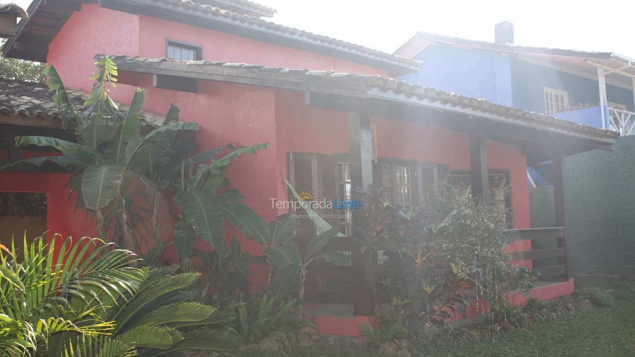 Casa para alquiler de vacaciones em Garopaba (Praia da Ferrugem)