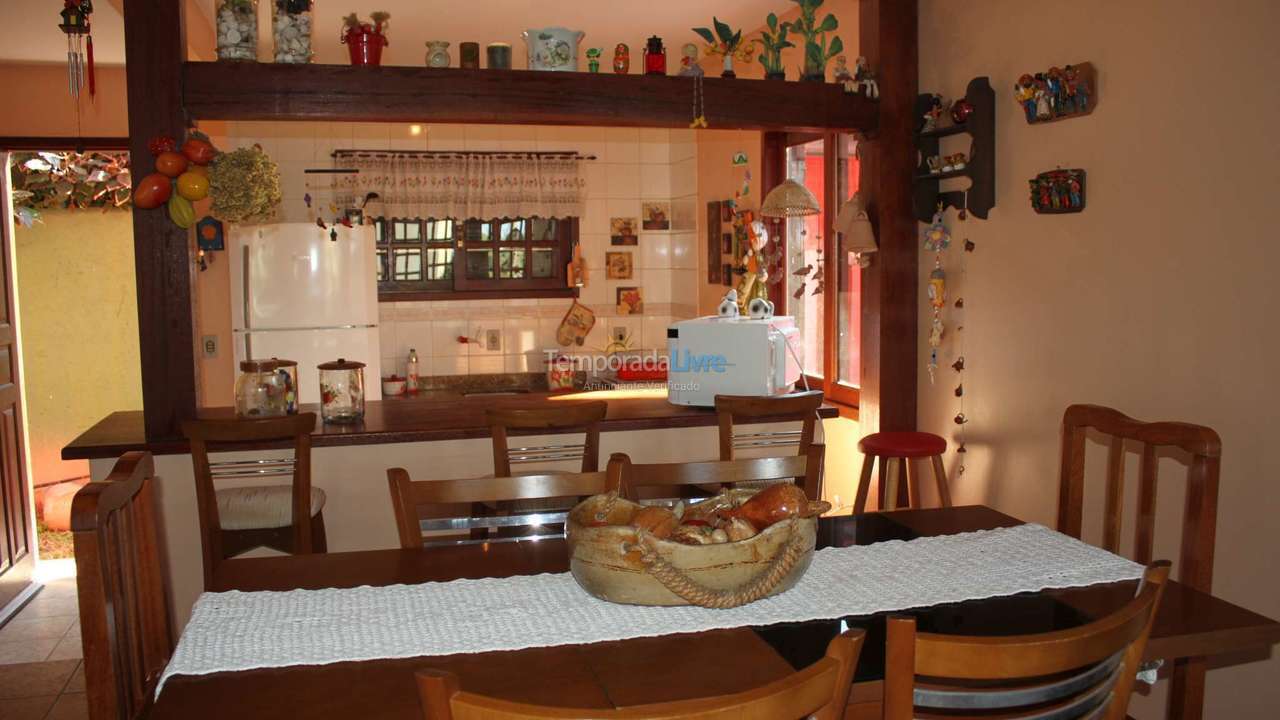 Casa para alquiler de vacaciones em Garopaba (Praia da Ferrugem)