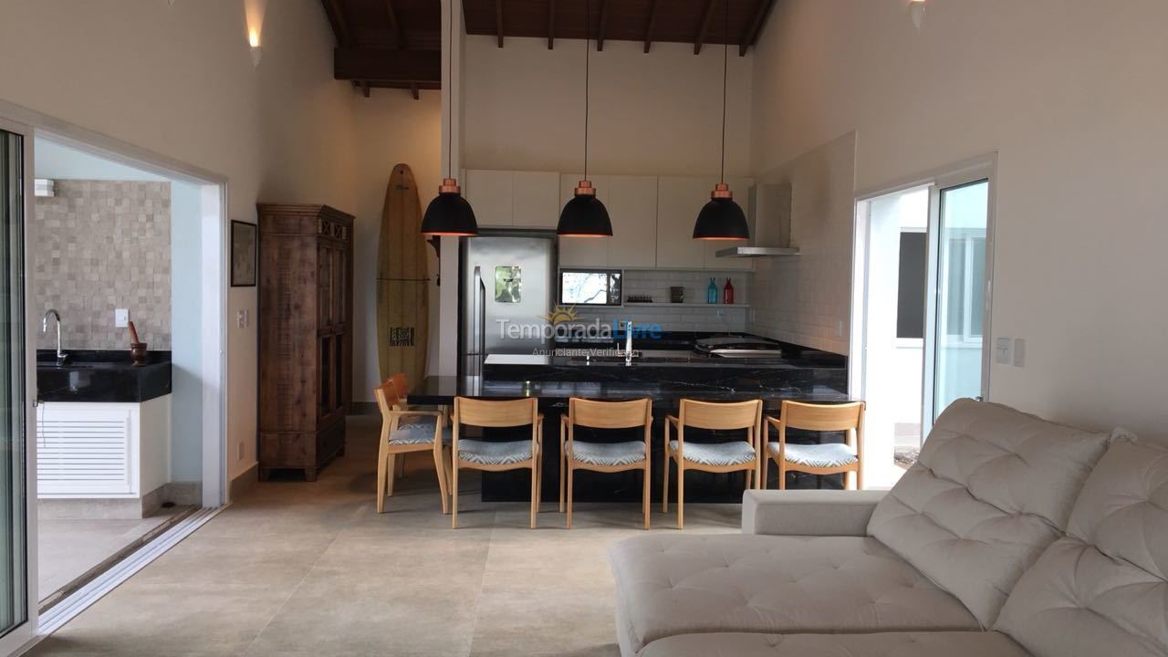 Casa para alquiler de vacaciones em Ubatuba (Lagoinha)